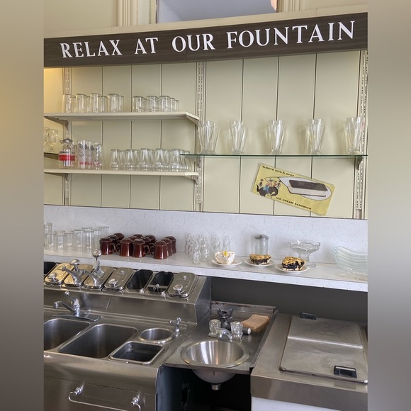 Meet your Posher, Sunny - Picture 4 of 7